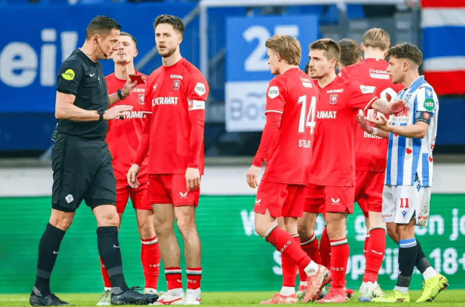 赛后荷甲传出新动向，印第安纳步行者遗憾出局，管理层表态——态度坚定，身体对抗强度拉满(印第安纳步行者官网)