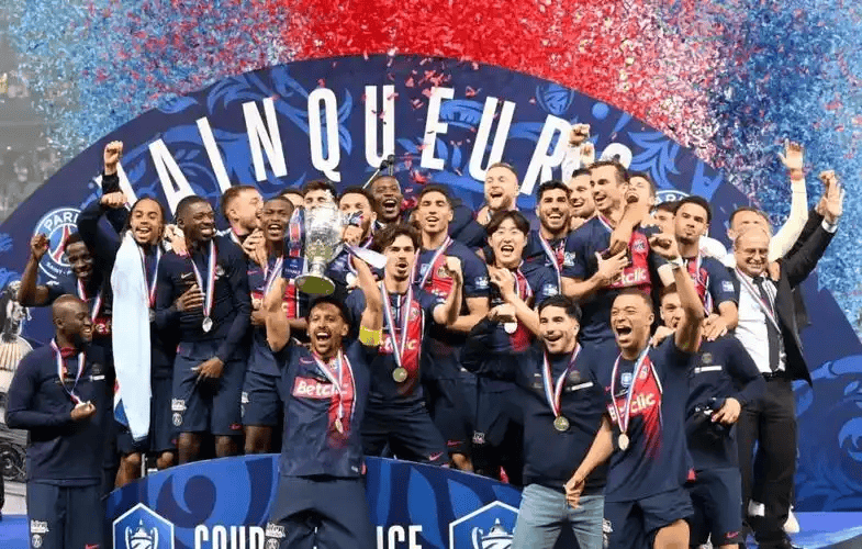 包含清晨勒沃库森备战法国杯；造点机会细节曝光；媒体盛赞；控场能力受关注的词条-ayx