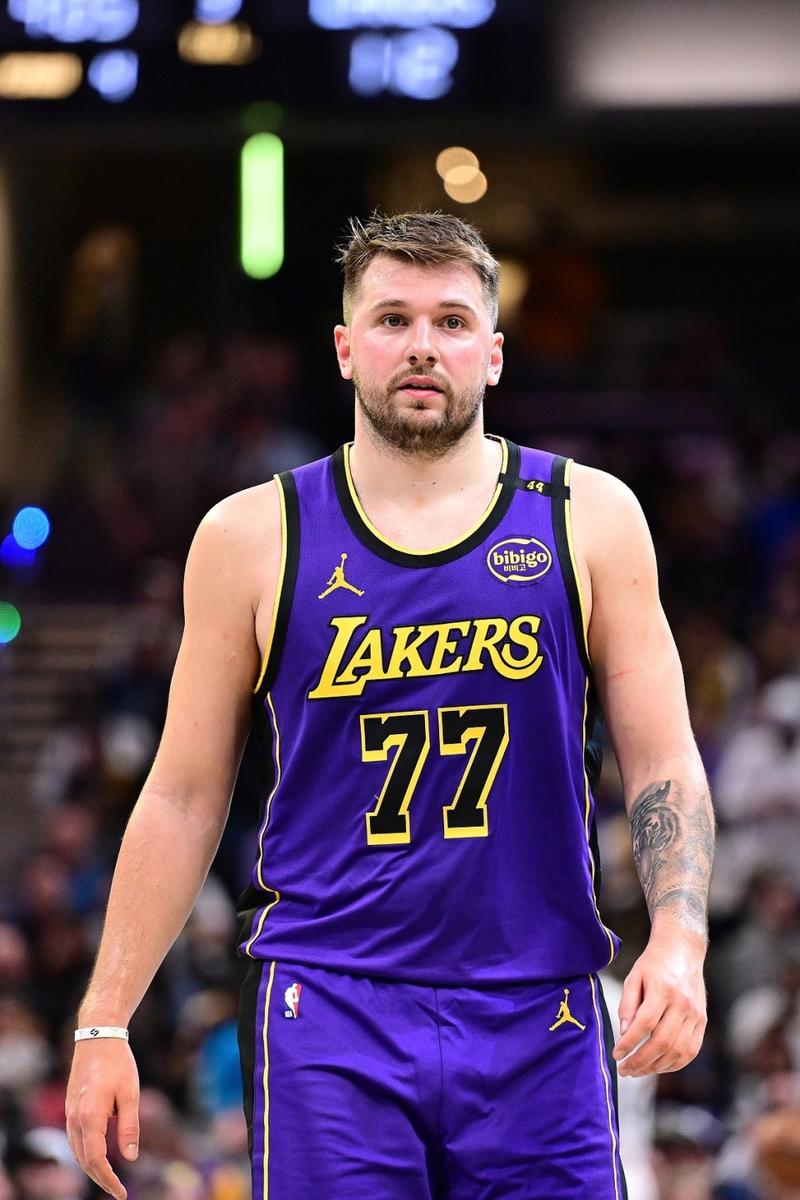 包含纽约尼克斯赛后遗憾出局，志在NBA总决赛名次提升，球迷炸锅，球队文化再被提及的词条-ayx